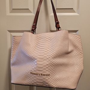 Dooney & Bourke tote